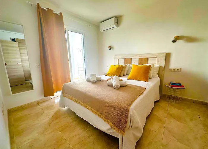 Casa Caleton Blanco Pool And Vakantiehuis *