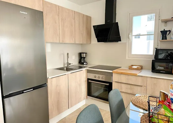 Casa Caleton Blanco Pool And Puerto del Carmen (Lanzarote)