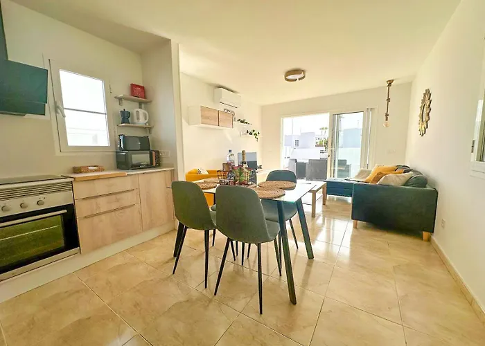 Casa Caleton Blanco Pool And Vakantiehuis