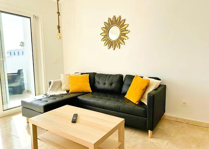 Casa Caleton Blanco Pool And Puerto del Carmen (Lanzarote)