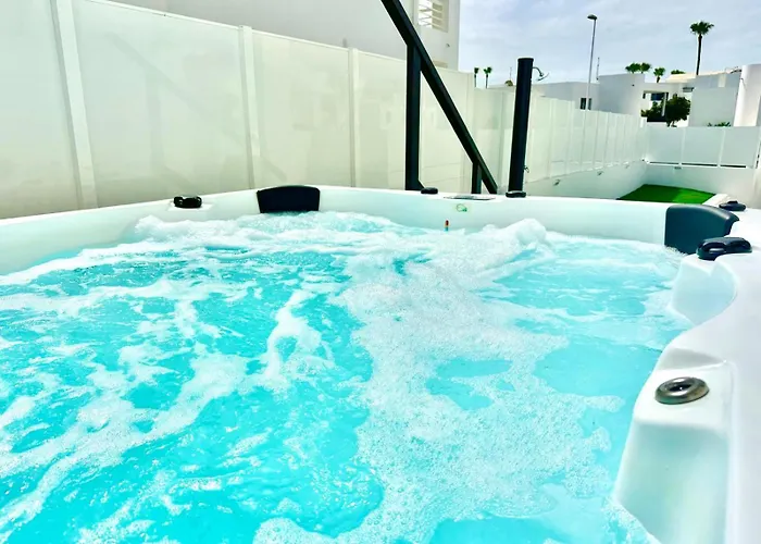 Vakantiehuis Casa Caleton Blanco Pool And